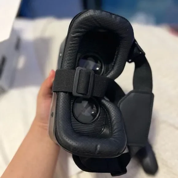 VR headset - Picture 3 of 7